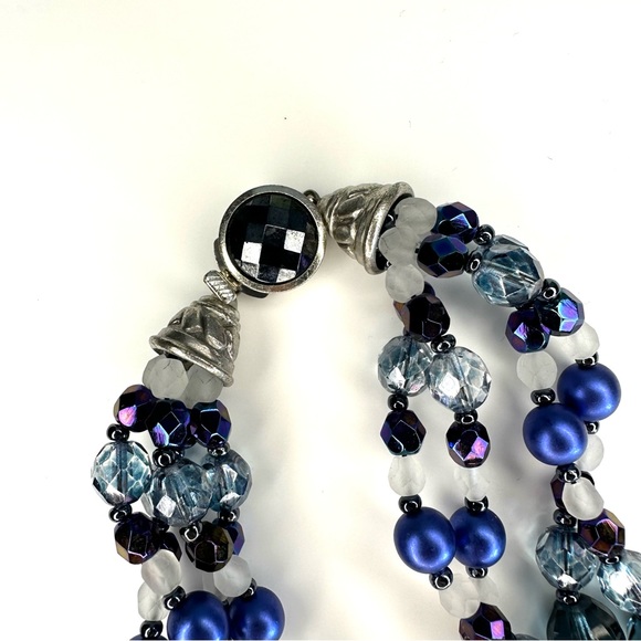 Vintage beaded necklace and earrings set ( clip earrings). - Picture 4 of 8